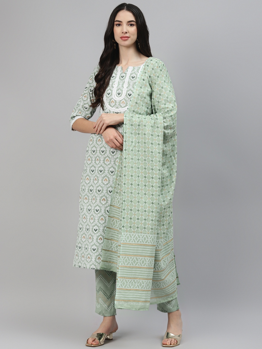 Ginni Arora Label Women Green Ethnic Motifs Printed Regular Pure Cotton Kurta with Trousers & With Dupatta
Ginni Arora Label Women Green Ethnic Motifs Printed Regular Pure Cotton Kurta with Trousers & With Dupatta