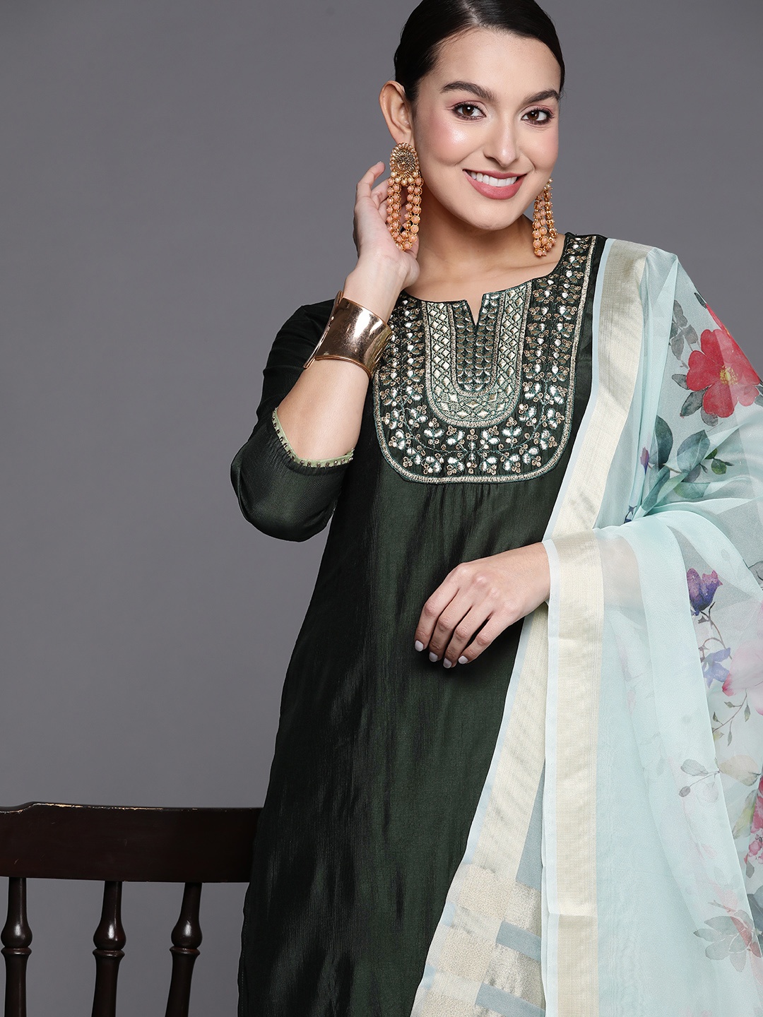 Indo Era Women Ethnic Motifs Embroidered Sequinned Liva Kurta with Palazzos & With Dupatta, Green
Indo Era Women Ethnic Motifs Embroidered Sequinned Liva Kurta with Palazzos & With Dupatta, Green