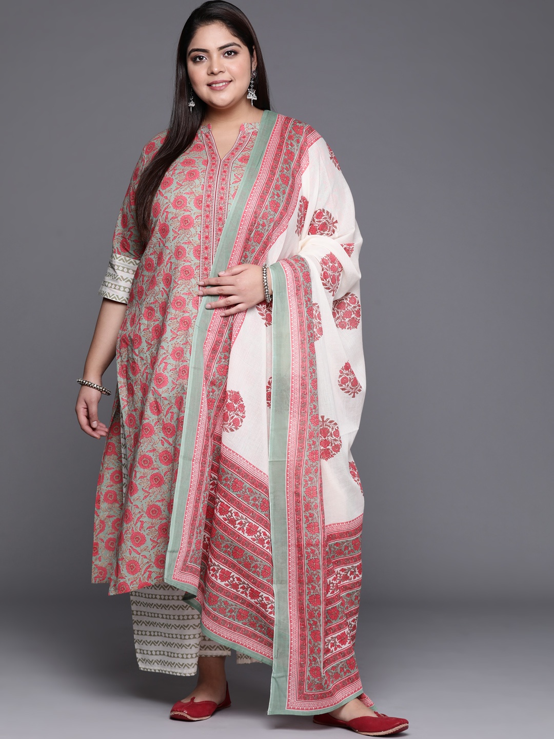 EXTRA LOVE BY LIBAS Women Plus Size Pink & White Floral Printed Pure Cotton Kurta Set
EXTRA LOVE BY LIBAS Women Plus Size Pink & White Floral Printed Pure Cotton Kurta Set