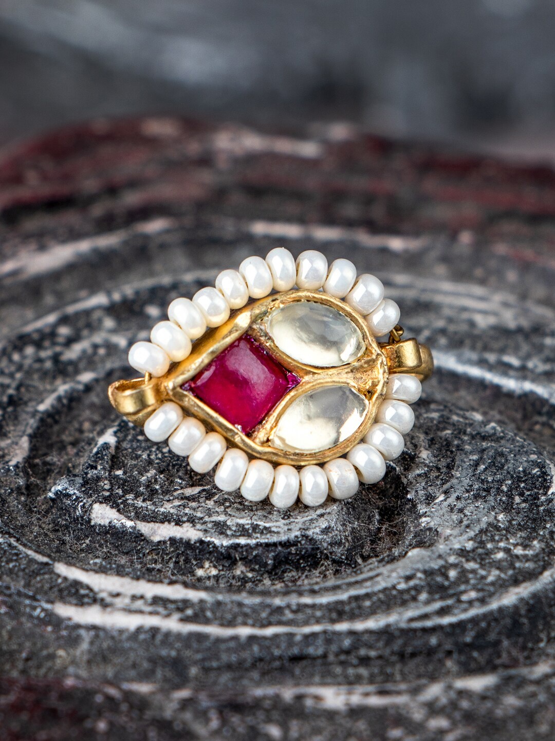 MORKANTH JEWELLERY Gold-Plated Pink & White Kundan Studded & Pearl Beaded Stud Nose Pin
MORKANTH JEWELLERY Gold-Plated Pink & White Kundan Studded & Pearl Beaded Stud Nose Pin