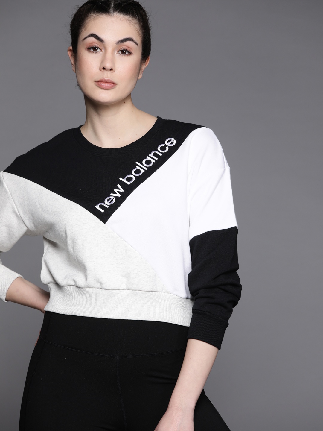 New Balance Women Black & White Cotton Brand Logo Embroidered Colourblocked Sweatshirt
New Balance Women Black & White Cotton Brand Logo Embroidered Colourblocked Sweatshirt