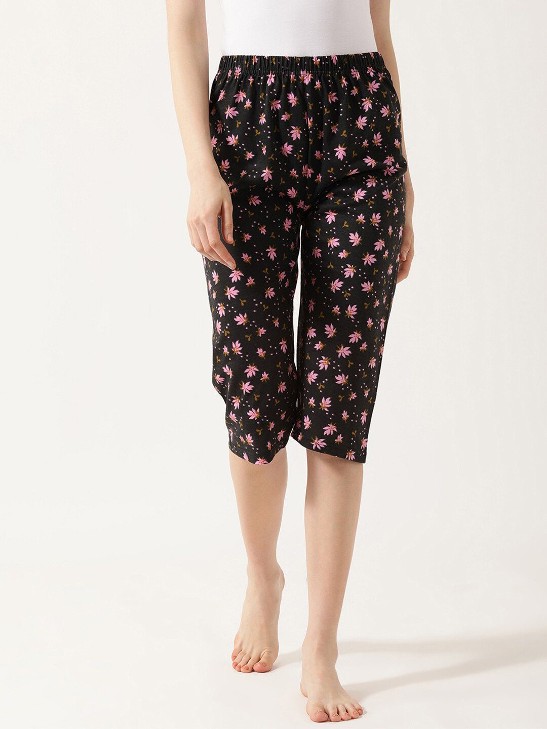 V2 Value & Variety Women Black & Pink Printed Cotton Capris
V2 Value & Variety Women Black & Pink Printed Cotton Capris