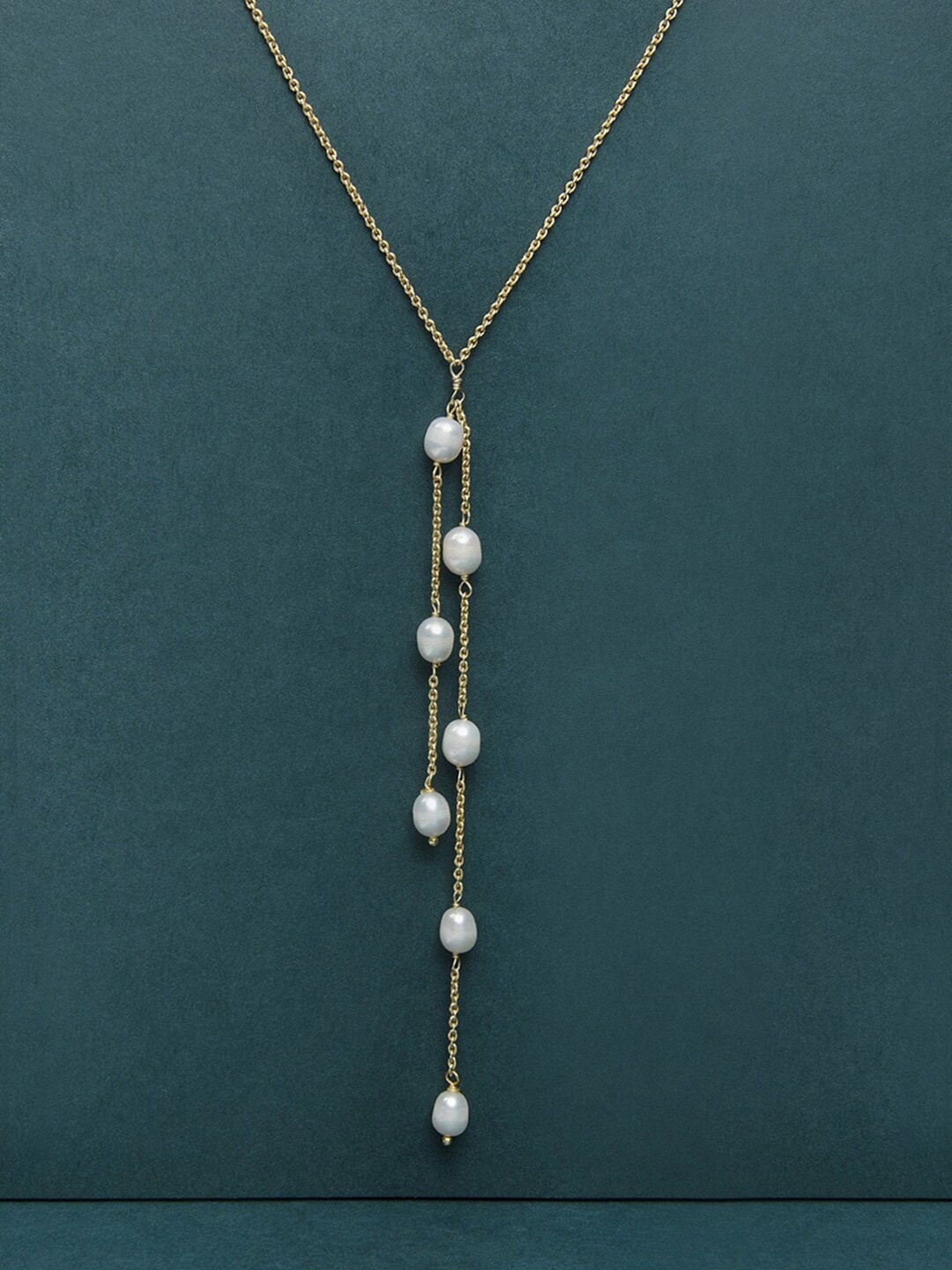 Mikoto by FableStreet Gold-Toned & White Baroque Pearl Brass Gold-Plated Knot Necklace
Mikoto by FableStreet Gold-Toned & White Baroque Pearl Brass Gold-Plated Knot Necklace