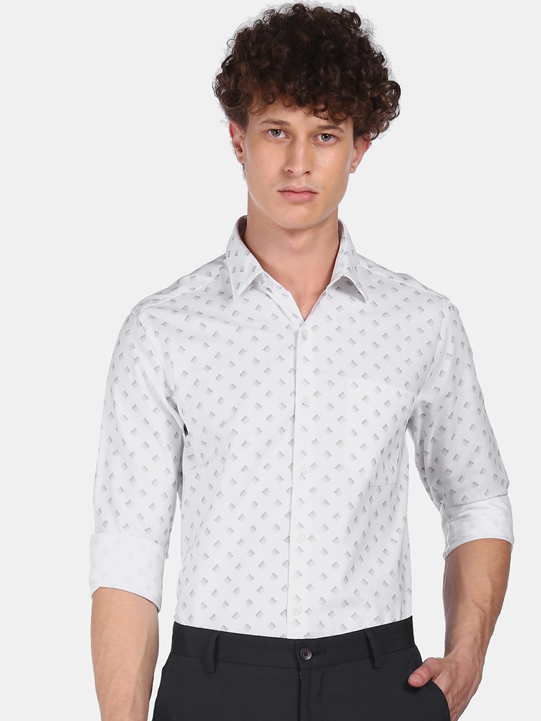 Arrow Men White Slim Fit Opaque Printed Cotton Formal Shirt