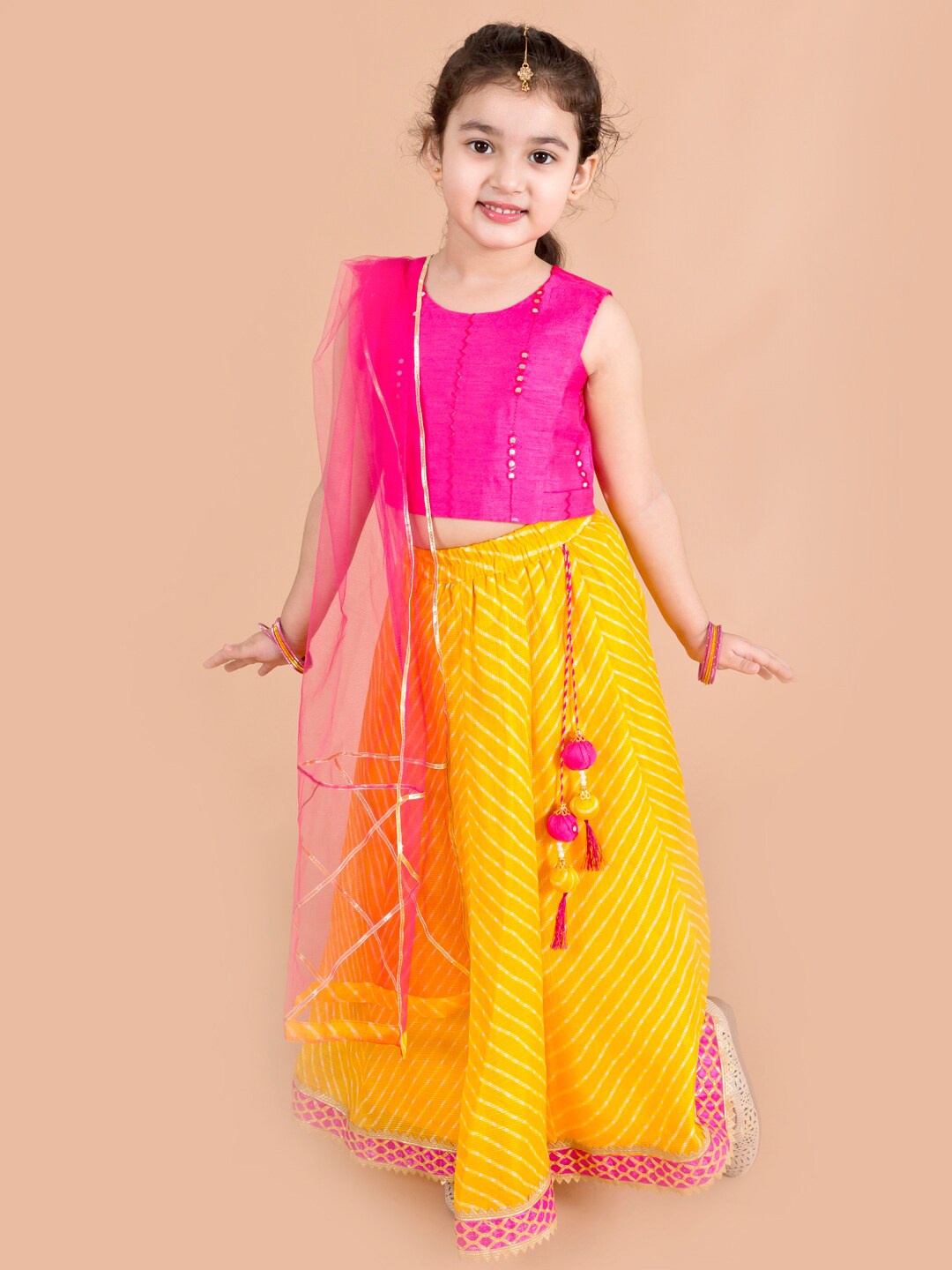 pspeaches Girls Orange & Yellow Embroidered Ready to Wear Lehenga & Blouse With Dupatta
pspeaches Girls Orange & Yellow Embroidered Ready to Wear Lehenga & Blouse With Dupatta