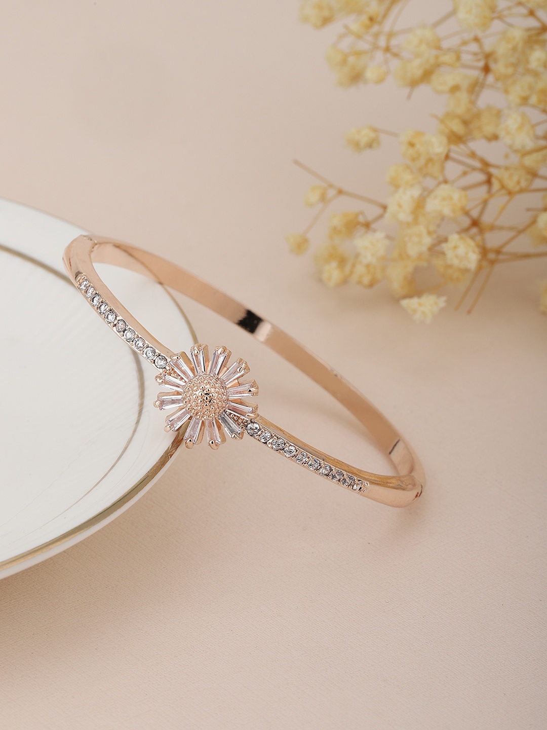 Carlton London Women Rose Gold Brass Cubic Zirconia Handcrafted Rose Gold-Plated Link Bracelet
Carlton London Women Rose Gold Brass Cubic Zirconia Handcrafted Rose Gold-Plated Link Bracelet