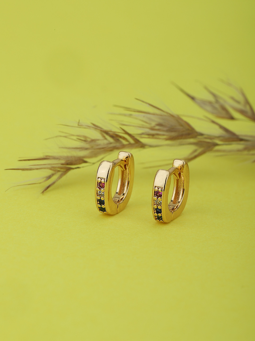 Carlton London Gold-Toned Contemporary Hoop Earrings
Carlton London Gold-Toned Contemporary Hoop Earrings