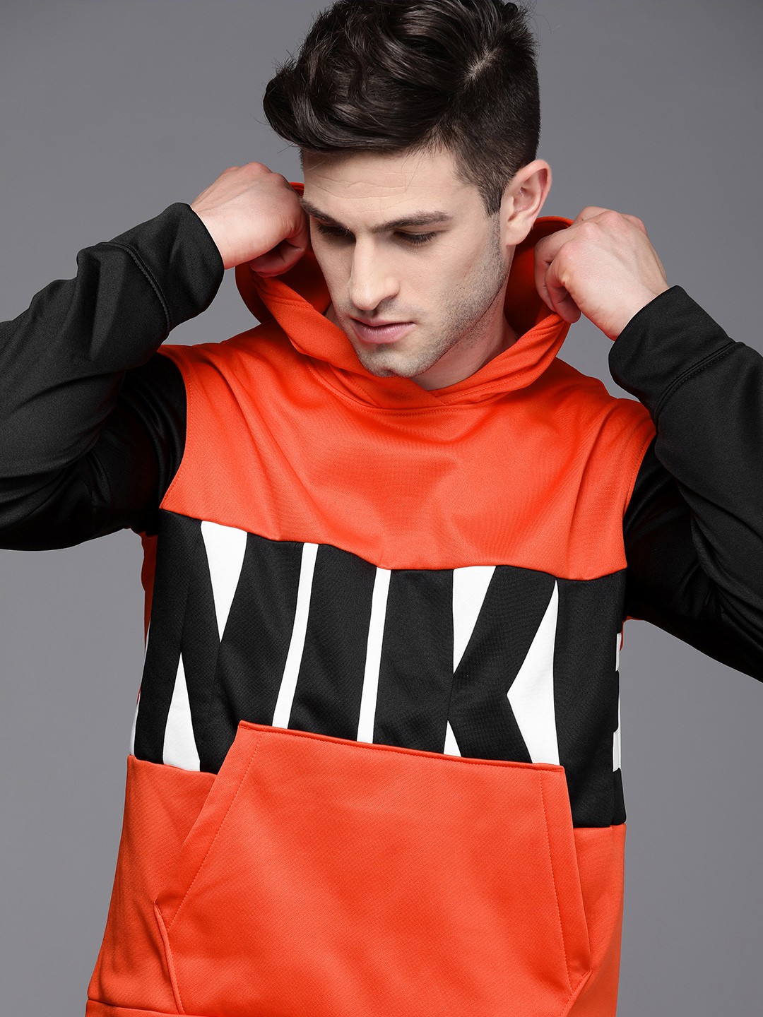 Nike Men Orange Logo Print Loose Therma-FIT STARTING5 PO Hooded Basketball Sweatshirt
Nike Men Orange Logo Print Loose Therma-FIT STARTING5 PO Hooded Basketball Sweatshirt
