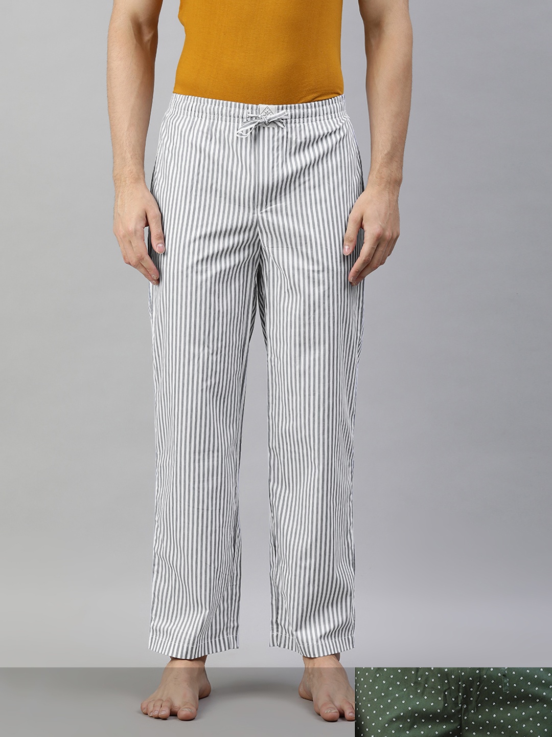 abof Men Pack of 2 Multi Printed Mid Rise Elasticated Pure Cotton Casual Lounge Pants
abof Men Pack of 2 Multi Printed Mid Rise Elasticated Pure Cotton Casual Lounge Pants