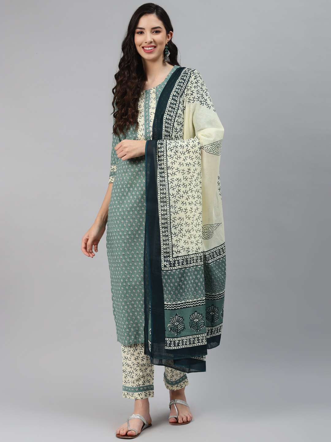 Silai Bunai Women Grey Ethnic Motifs Printed Regular Sequinned Pure Cotton Kurta Set
Silai Bunai Women Grey Ethnic Motifs Printed Regular Sequinned Pure Cotton Kurta Set
