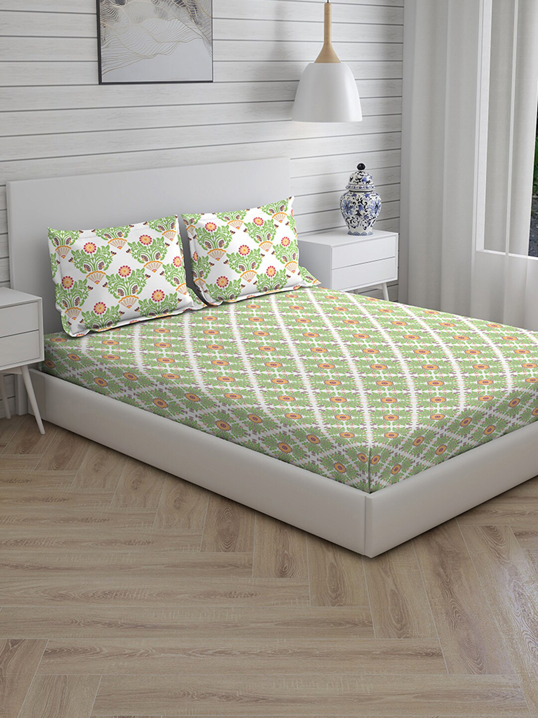 Boutique Living India Green & Red Floral Cotton 144 TC King Bedsheet with 2 Pillow Covers
Boutique Living India Green & Red Floral Cotton 144 TC King Bedsheet with 2 Pillow Covers