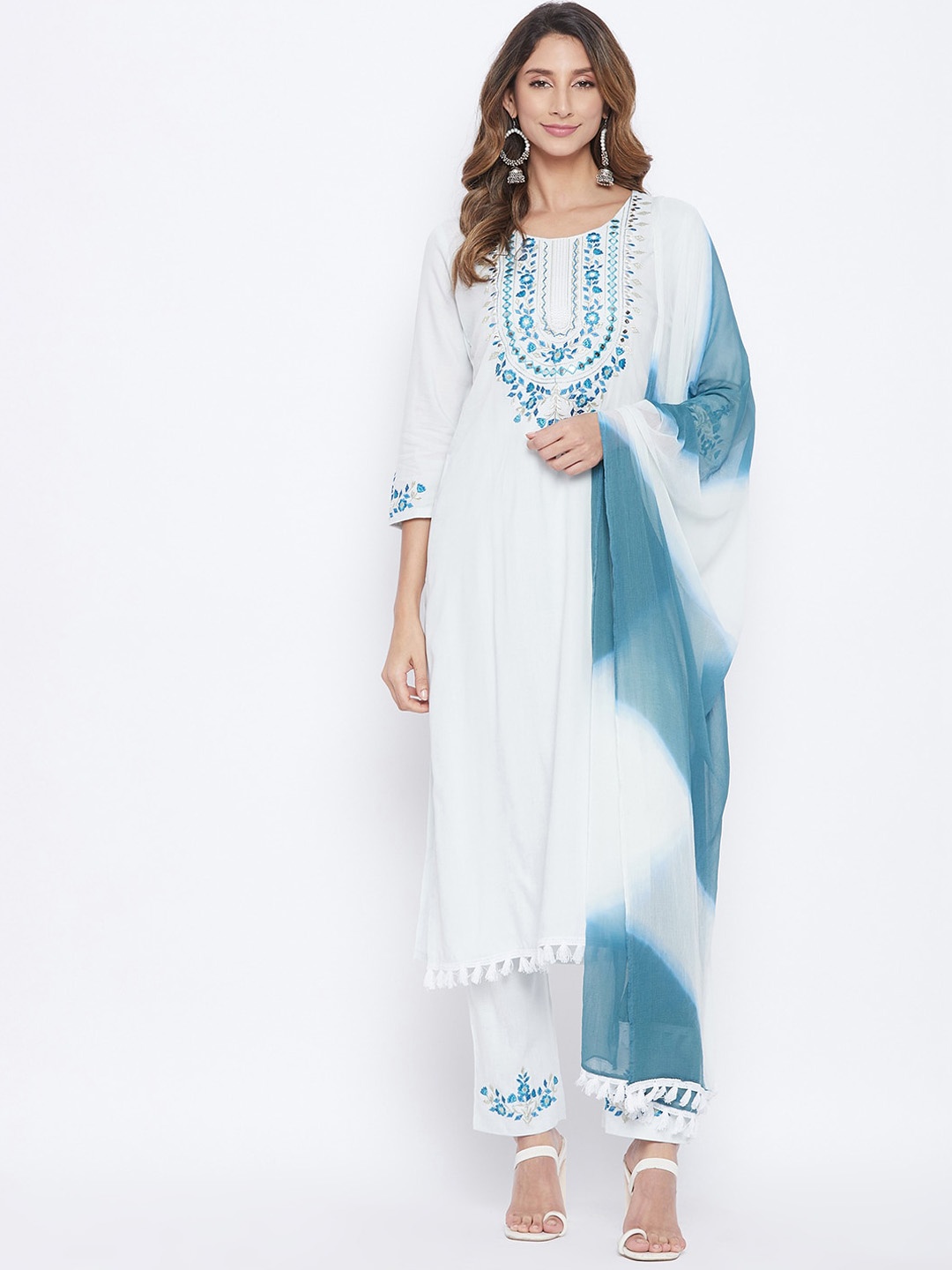 Prakhya Women White Ethnic Motifs Embroidered Layered Kurta with Trousers & With Dupatta
Prakhya Women White Ethnic Motifs Embroidered Layered Kurta with Trousers & With Dupatta