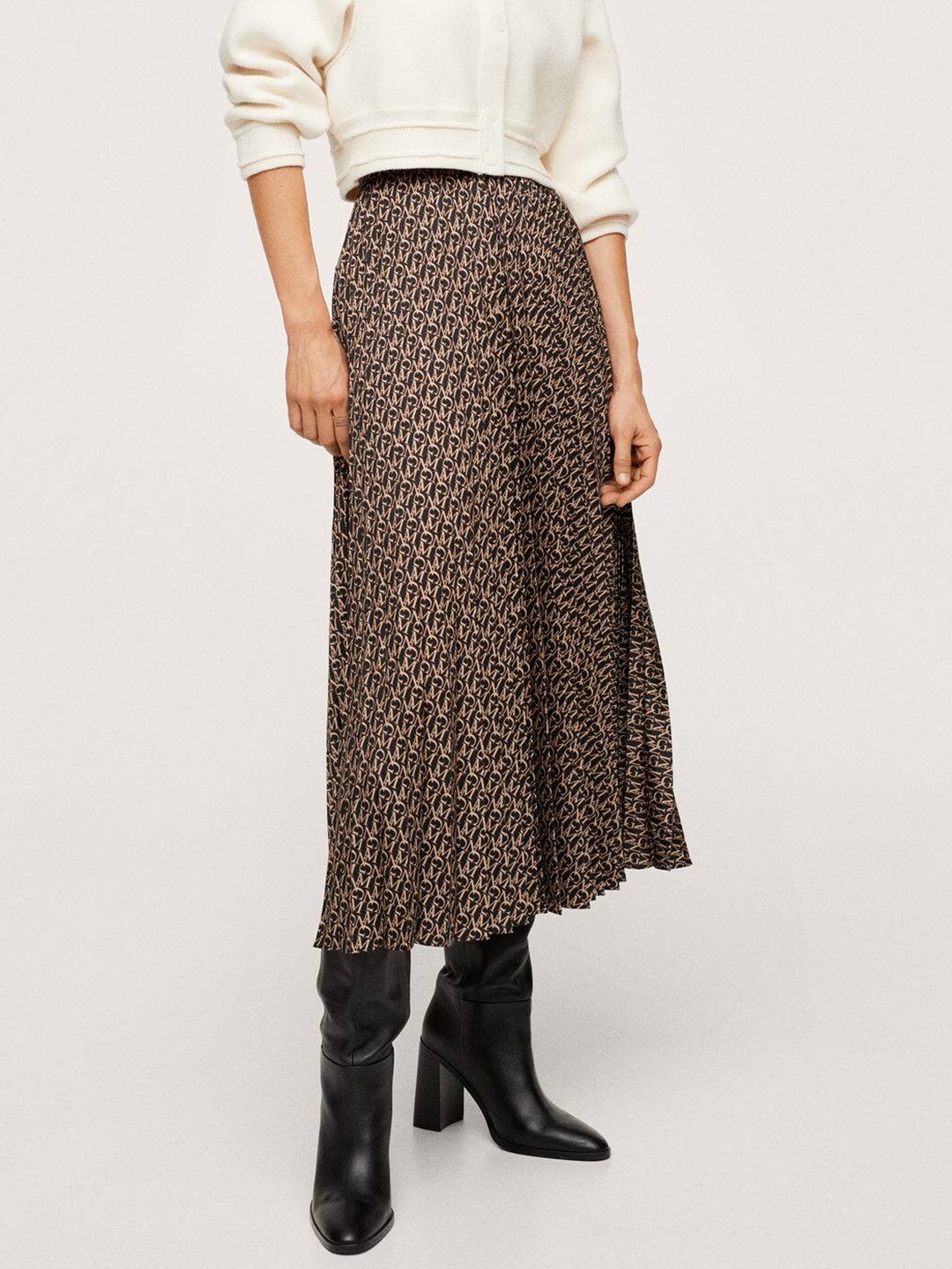 MANGO Women Black & Beige Brand Logo Printed High-Waist Accordion Pleated Midi Skirt
MANGO Women Black & Beige Brand Logo Printed High-Waist Accordion Pleated Midi Skirt