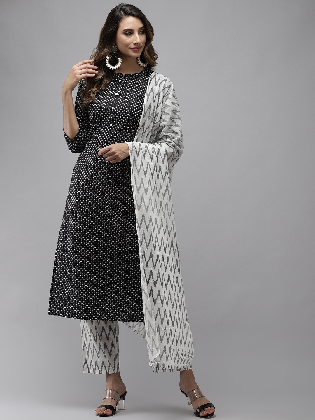 Yufta Women Black Ethnic Motifs Printed Regular Pure Cotton Kurta with Trousers & With Dupatta
Yufta Women Black Ethnic Motifs Printed Regular Pure Cotton Kurta with Trousers & With Dupatta