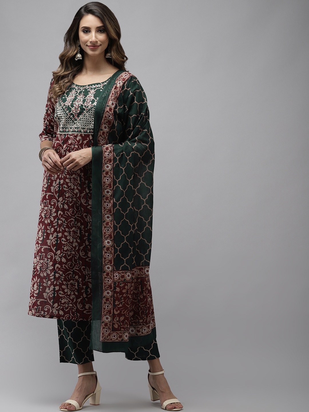 Yufta Women Mauve & Green Ethnic Motifs Printed Sequinned Cotton Kurta Set & Dupatta
Yufta Women Mauve & Green Ethnic Motifs Printed Sequinned Cotton Kurta Set & Dupatta
