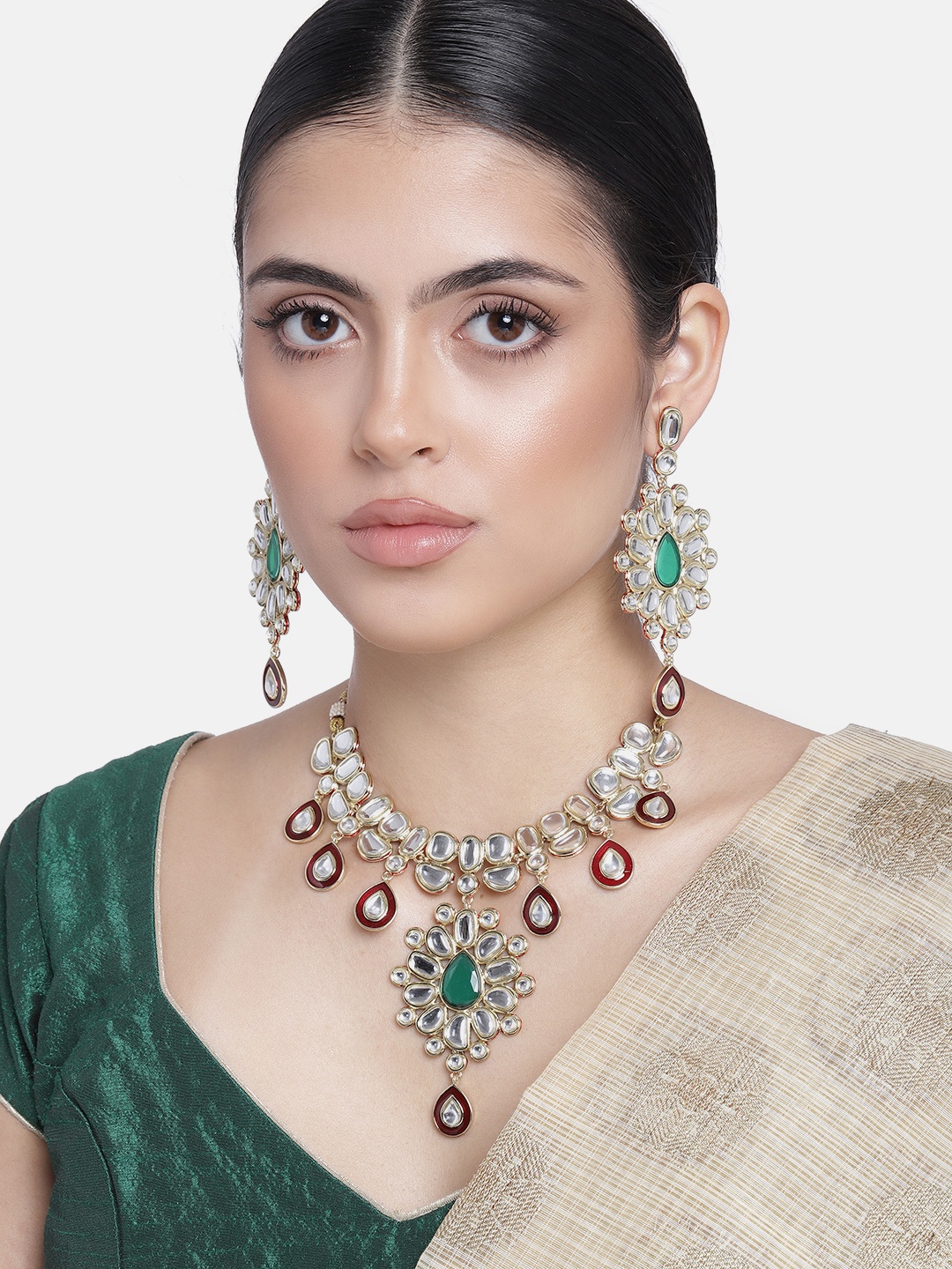 Estele Gold Plated Traditional Saundarya Zevrat Necklace Set with Kundan for Women, White
Estele Gold Plated Traditional Saundarya Zevrat Necklace Set with Kundan for Women, White