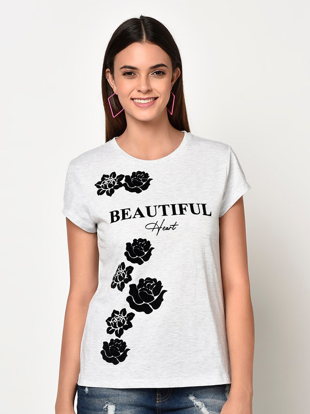 DAiSY Women Grey & Black Typography Printed T-shirt
