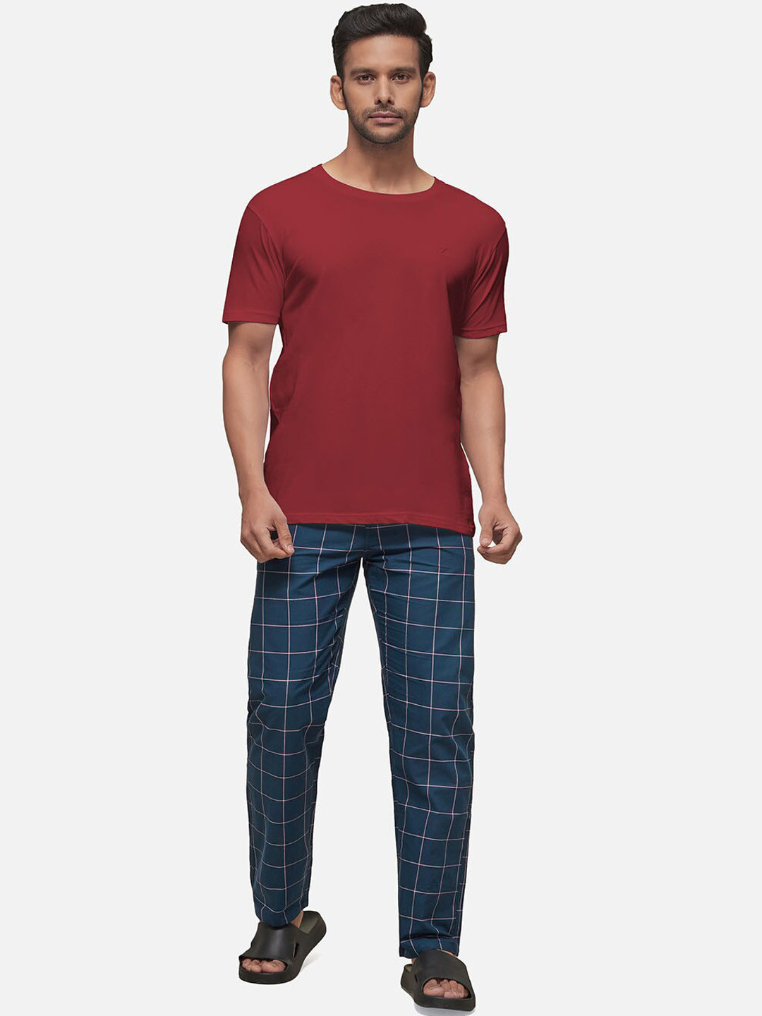 XYXX Men Maroon & Navy Blue Pure Cotton Night suit
XYXX Men Maroon & Navy Blue Pure Cotton Night suit