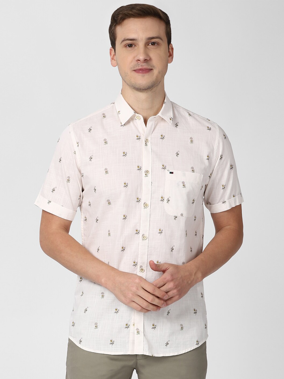Peter England Casuals Men Cream-Coloured Slim Fit Floral Printed Pure Cotton Casual Shirt
Peter England Casuals Men Cream-Coloured Slim Fit Floral Printed Pure Cotton Casual Shirt