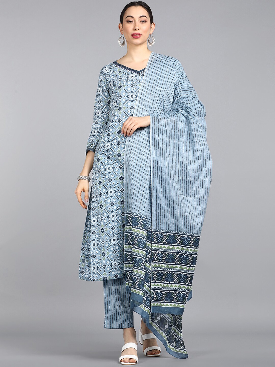 AHIKA Women Blue Ethnic Motifs Printed Regular Pure Cotton Kurti with Trousers & With Dupatta
AHIKA Women Blue Ethnic Motifs Printed Regular Pure Cotton Kurti with Trousers & With Dupatta