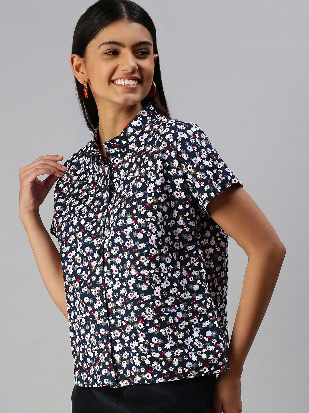 abof Navy Blue & White Floral Print Shirt Collar Regular Sleeves Cotton Shirt Style Top
abof Navy Blue & White Floral Print Shirt Collar Regular Sleeves Cotton Shirt Style Top