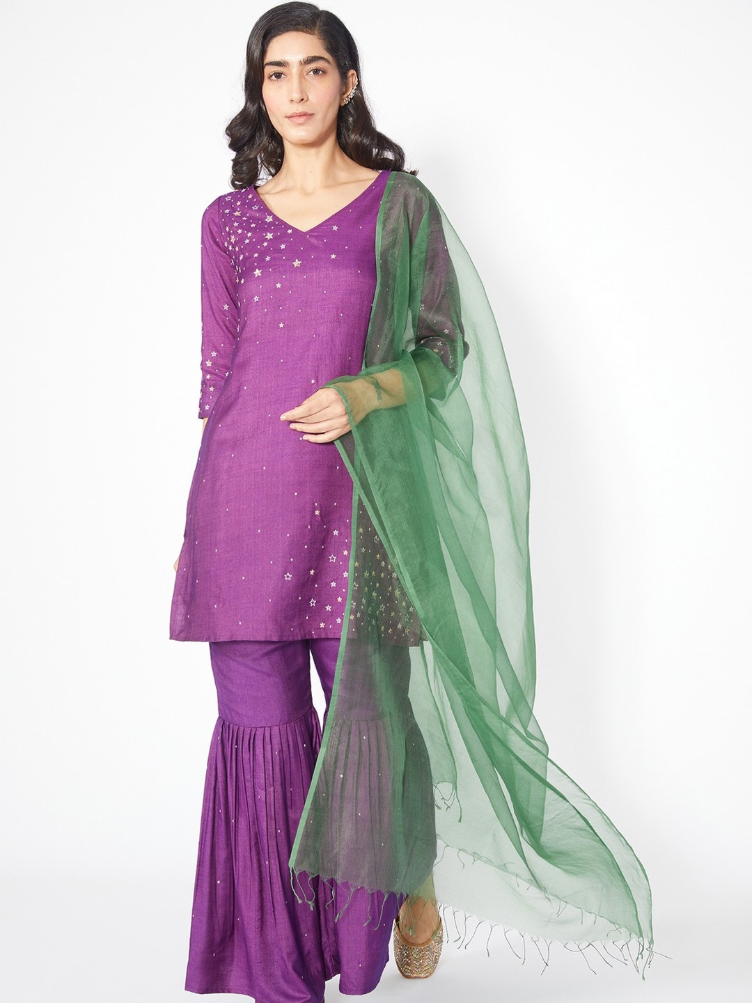OKHAI Women Purple & Yellow Embroidered Regular Kurta With Sharara & Dupatta
OKHAI Women Purple & Yellow Embroidered Regular Kurta With Sharara & Dupatta