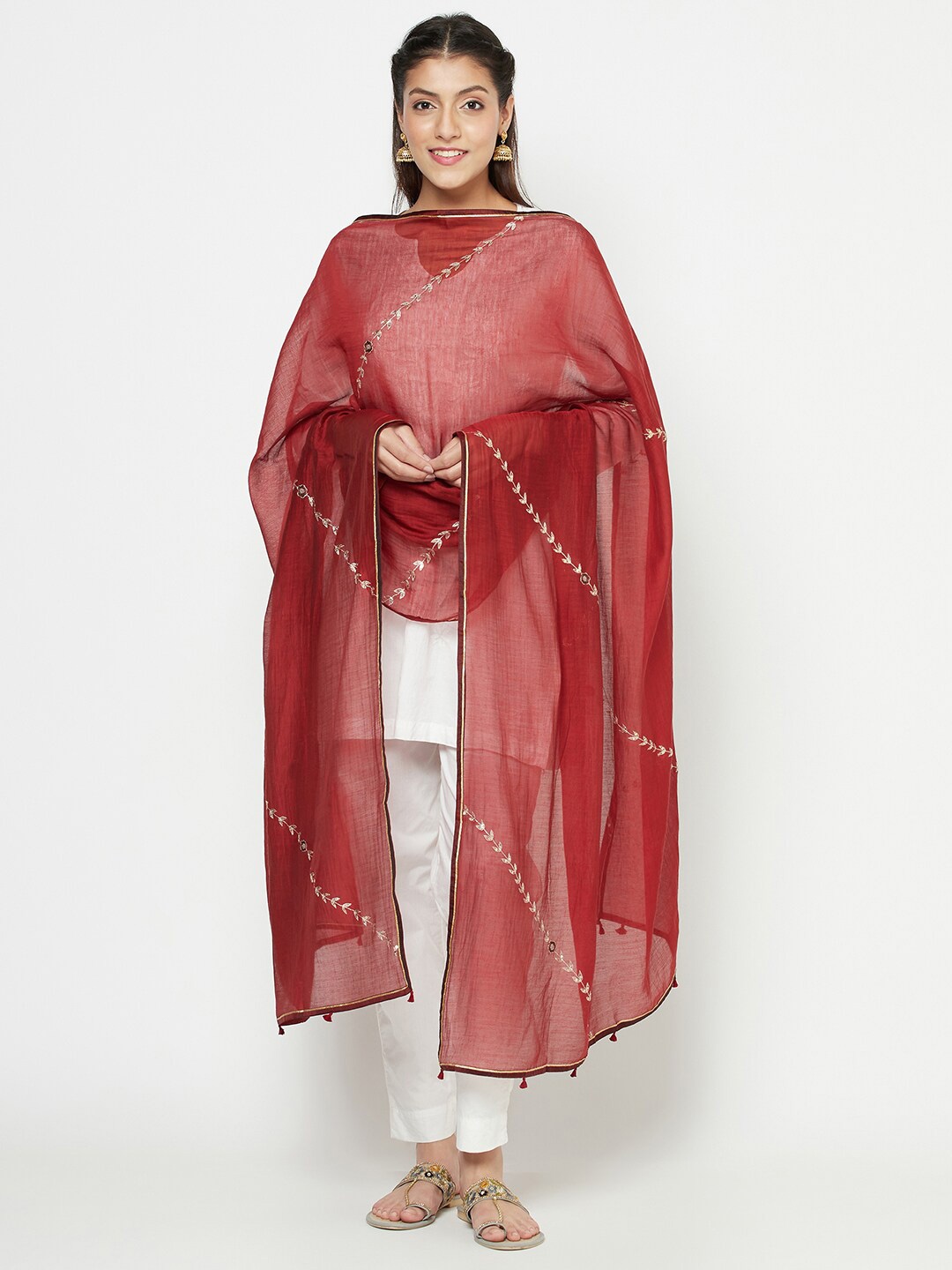 Fabindia Maroon & Gold-Toned Embroidered Cotton Silk Dupatta with Thread Work
Fabindia Maroon & Gold-Toned Embroidered Cotton Silk Dupatta with Thread Work