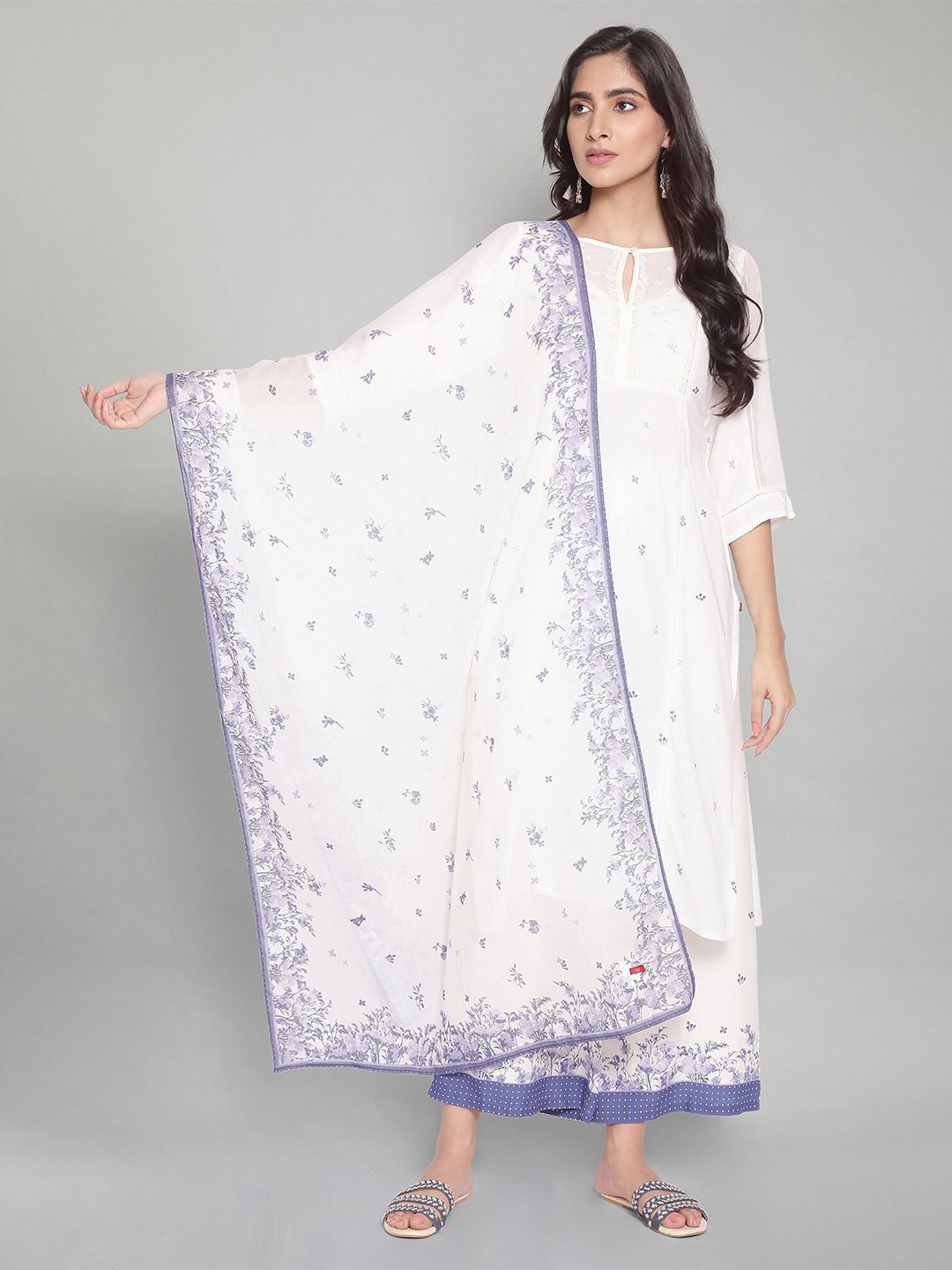 W Women Blue & White Floral Printed Pure Cotton Dupatta
W Women Blue & White Floral Printed Pure Cotton Dupatta