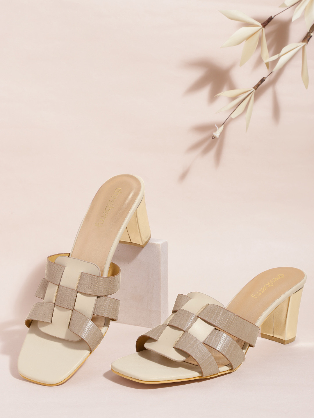 DressBerry Beige & Taupe Reptile Textured Block Heels
DressBerry Beige & Taupe Reptile Textured Block Heels