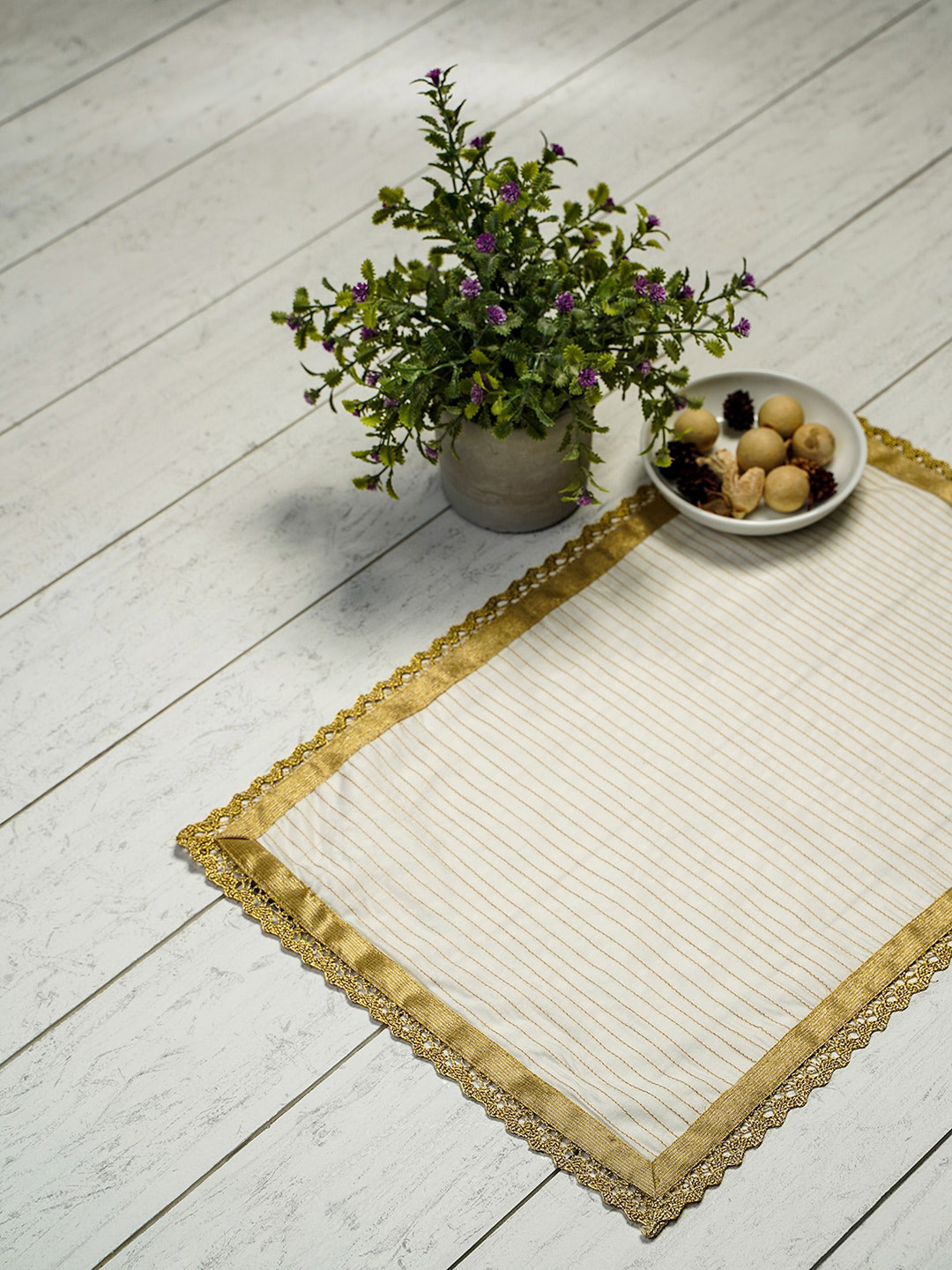 Pure Home and Living Set of 6 Cream & Gold-Colored Nightfall Chanderi Silk Table Placemats
Pure Home and Living Set of 6 Cream & Gold-Colored Nightfall Chanderi Silk Table Placemats