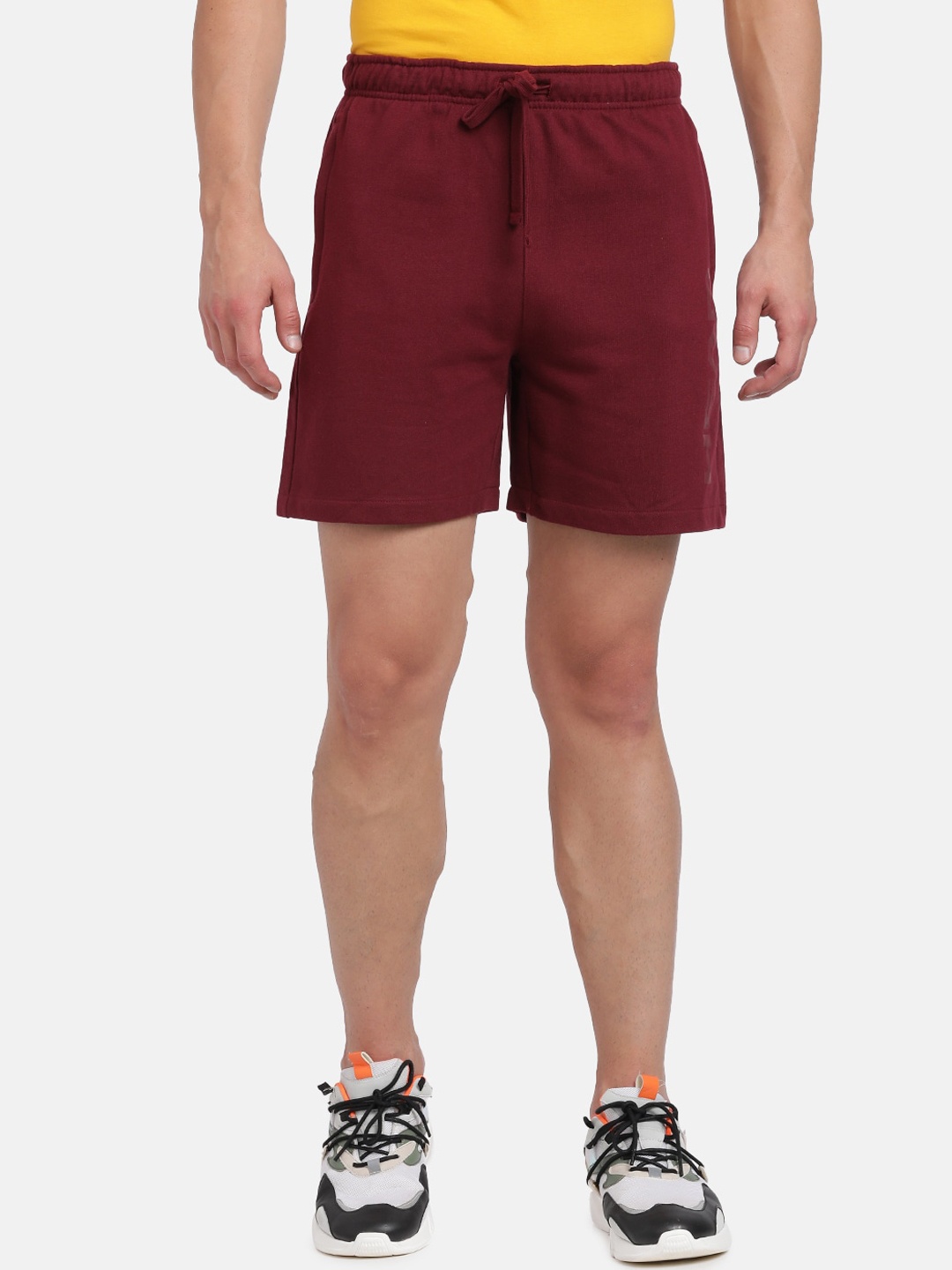 Head Men Maroon Slim Fit Outdoor Regular Shorts