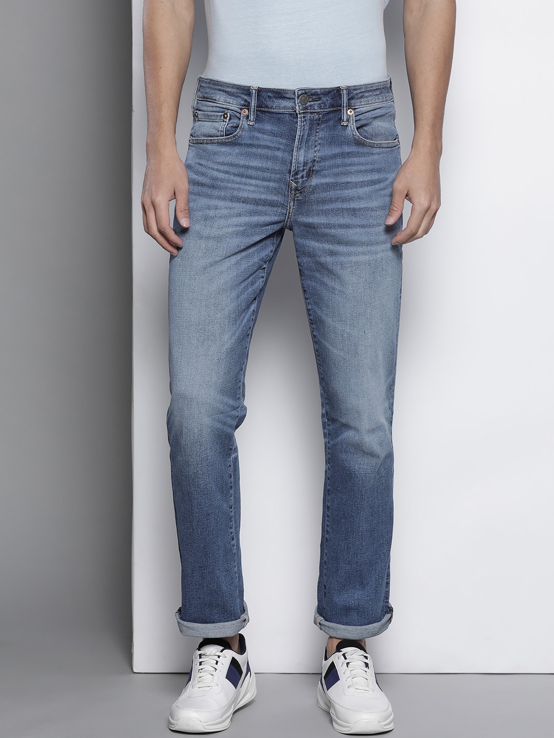 AMERICAN EAGLE OUTFITTERS Men Blue AIRFLEX+ Straight Fit Light Fade Stretchable Jeans
AMERICAN EAGLE OUTFITTERS Men Blue AIRFLEX+ Straight Fit Light Fade Stretchable Jeans