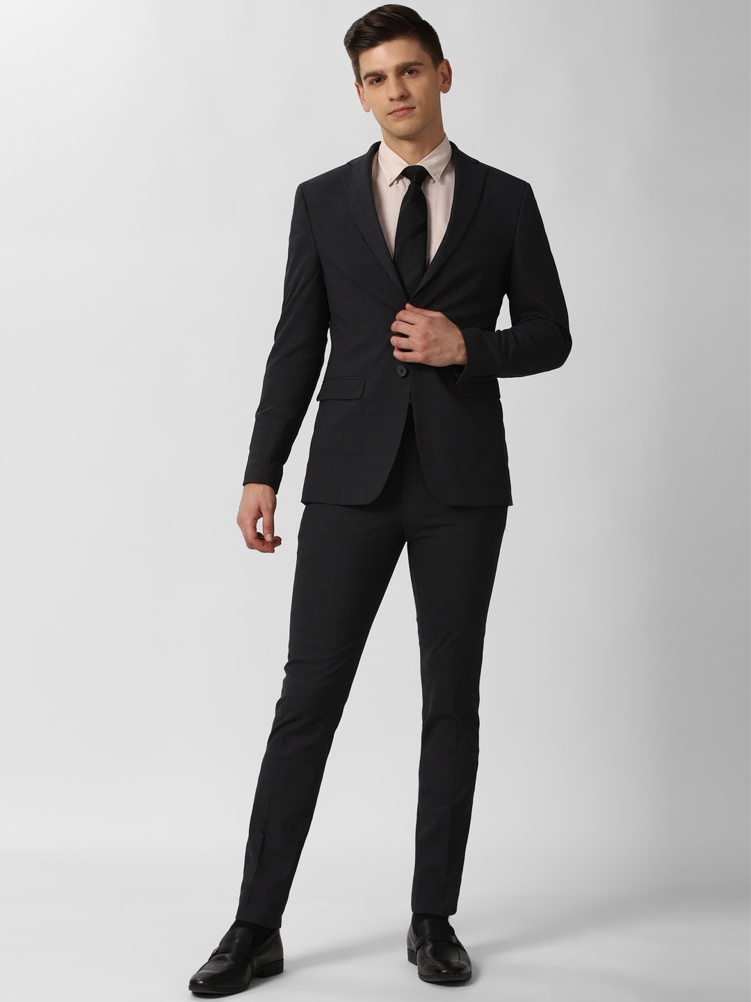 Peter England Elite Men Black Checked Slim-Fit Single-Breasted Two-Piece Formal Suit
Peter England Elite Men Black Checked Slim-Fit Single-Breasted Two-Piece Formal Suit
