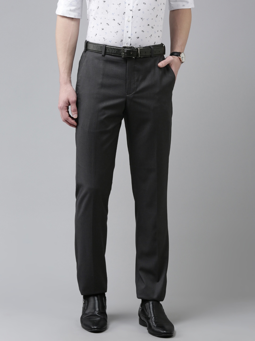 Park Avenue Men Charcoal Grey Solid Regular Fit Mid-Rise Plain Woven Formal Trousers
Park Avenue Men Charcoal Grey Solid Regular Fit Mid-Rise Plain Woven Formal Trousers