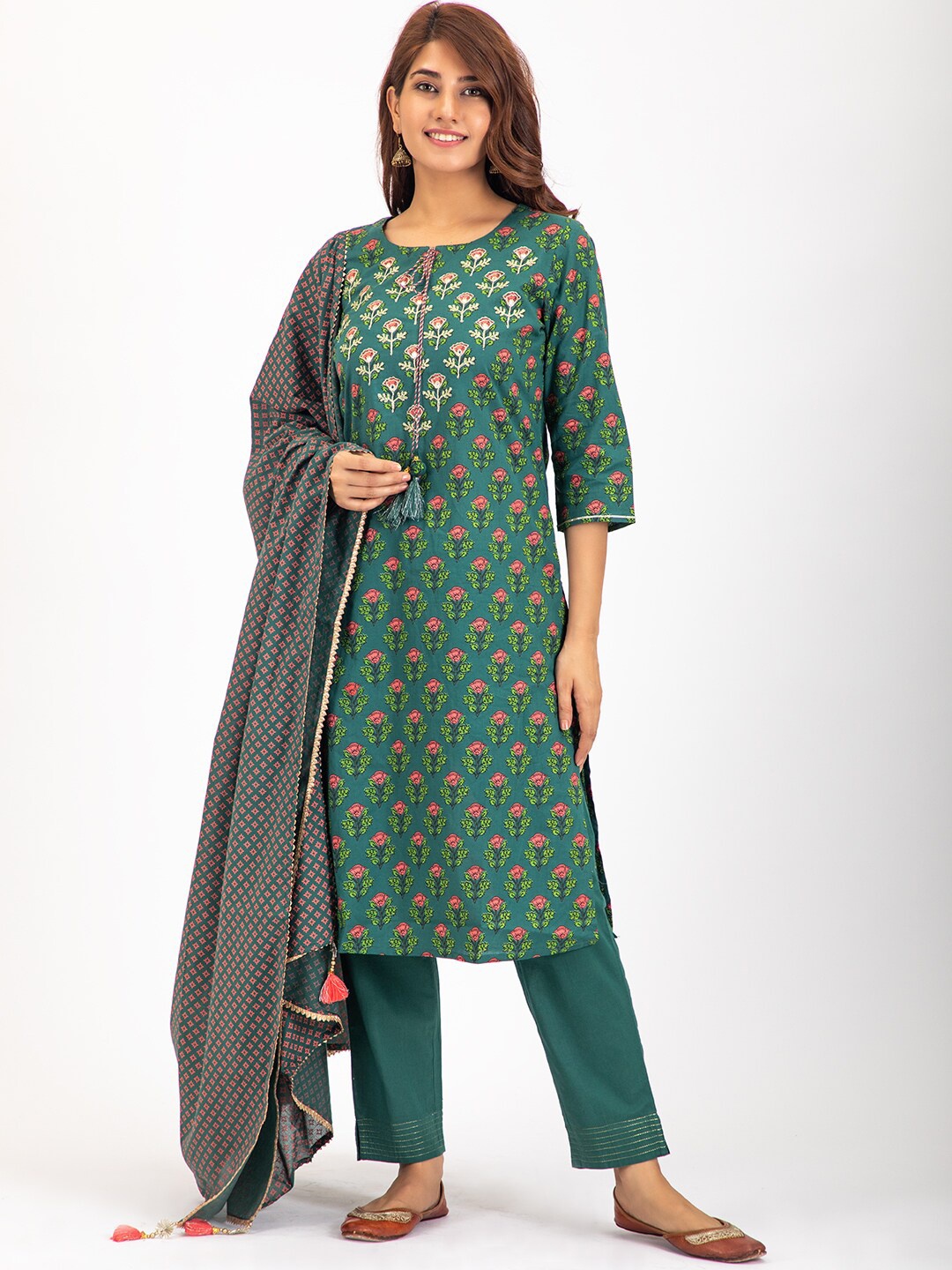 Do Dhaage Women Green Ethnic Motifs Printed Regular Gotta Patti Pure Cotton Kurta with Trousers & With
Do Dhaage Women Green Ethnic Motifs Printed Regular Gotta Patti Pure Cotton Kurta with Trousers & With