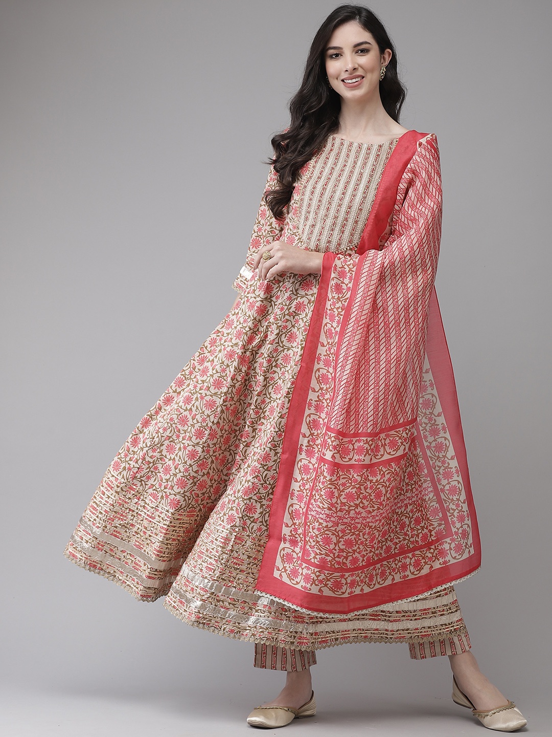Yufta Women Beige Floral Printed Regular Gotta Patti Pure Cotton Kurta with Trousers & With Dupatta
Yufta Women Beige Floral Printed Regular Gotta Patti Pure Cotton Kurta with Trousers & With Dupatta