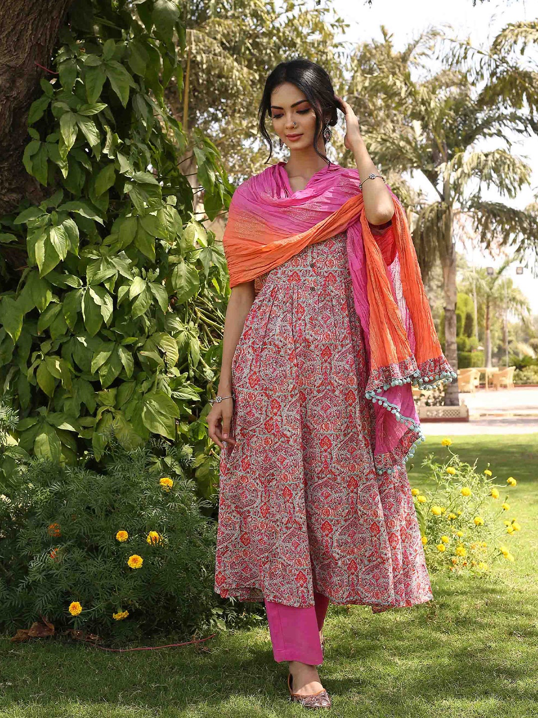 Sakhi Jaipur Women Pink Ethnic Motifs Printed Pleated Cotton Kurta with Trousers & Dupatta
Sakhi Jaipur Women Pink Ethnic Motifs Printed Pleated Cotton Kurta with Trousers & Dupatta