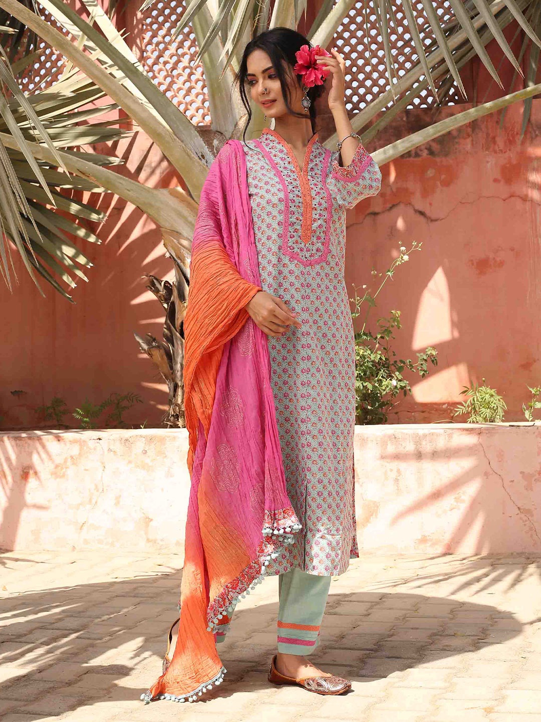 Sakhi Jaipur Women Blue Floral Printed Sequinned Cotton Kurta with Trousers & Dupatta
Sakhi Jaipur Women Blue Floral Printed Sequinned Cotton Kurta with Trousers & Dupatta