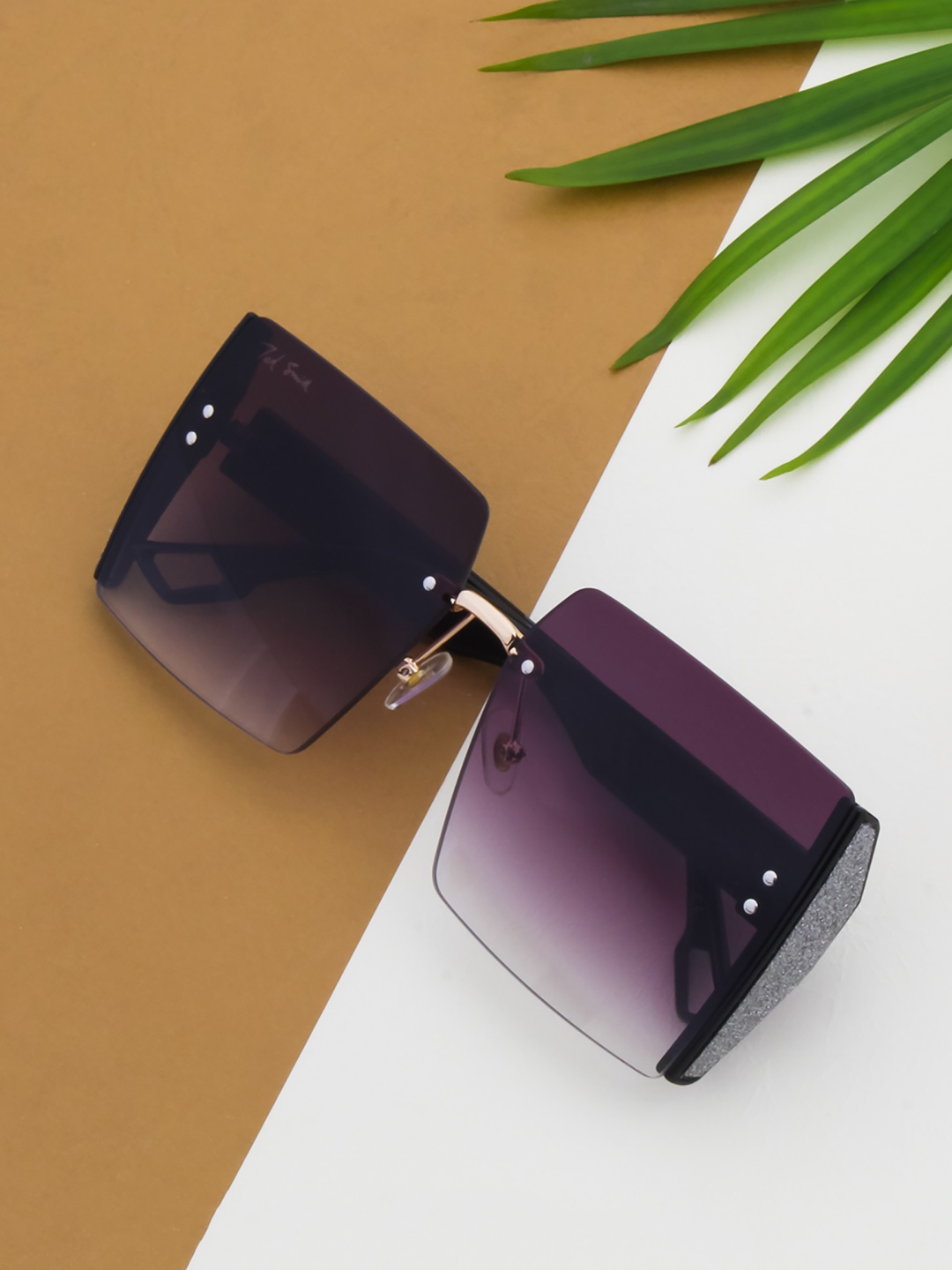 Ted Smith Unisex Grey Lens & Gold-Toned Square Sunglasses with UV Protected Lens PARIS_C1
Ted Smith Unisex Grey Lens & Gold-Toned Square Sunglasses with UV Protected Lens PARIS_C1