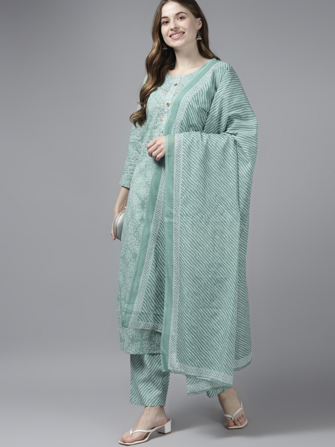 Yufta Women Green Bandhani Printed Regular Gotta Patti Pure Cotton Kurta with Palazzos & With Dupatta
Yufta Women Green Bandhani Printed Regular Gotta Patti Pure Cotton Kurta with Palazzos & With Dupatta