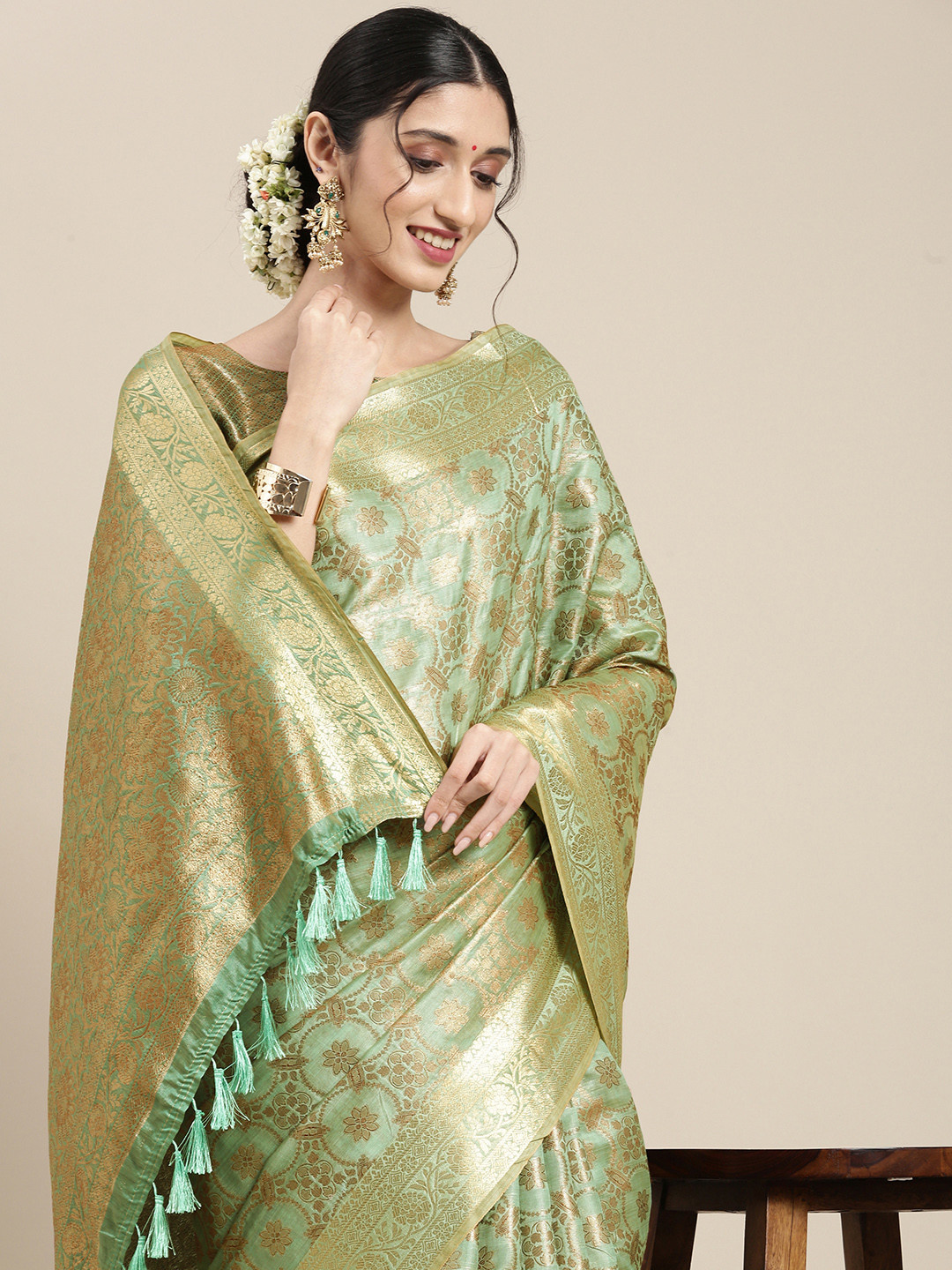 Saree mall Sea Green & Gold-Toned Ethnic Motifs Woven Silk Blend Banarasi Sarees
Saree mall Sea Green & Gold-Toned Ethnic Motifs Woven Silk Blend Banarasi Sarees