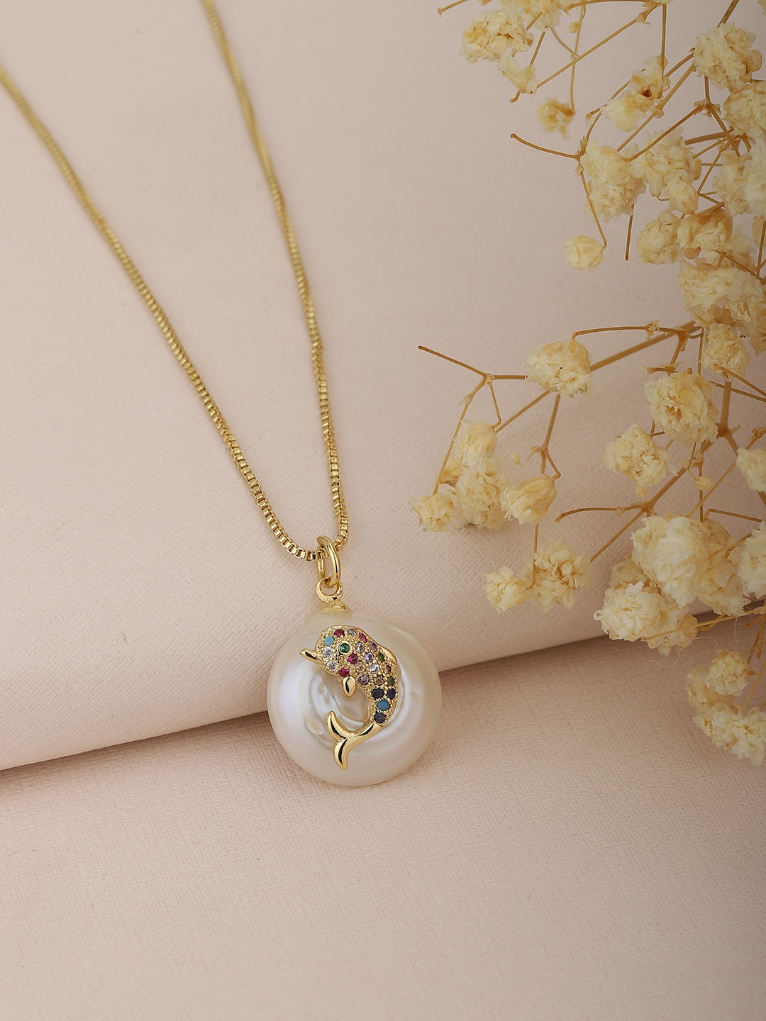 Carlton London Gold-Toned & Off White Stone Studded & Beaded Circular Shaped Necklace
Carlton London Gold-Toned & Off White Stone Studded & Beaded Circular Shaped Necklace