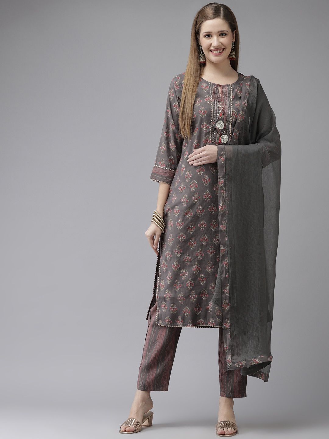 Ishin Women Charcoal Grey Ethnic Motifs Printed Gotta Patti Kurta with Trousers & Dupatta
Ishin Women Charcoal Grey Ethnic Motifs Printed Gotta Patti Kurta with Trousers & Dupatta