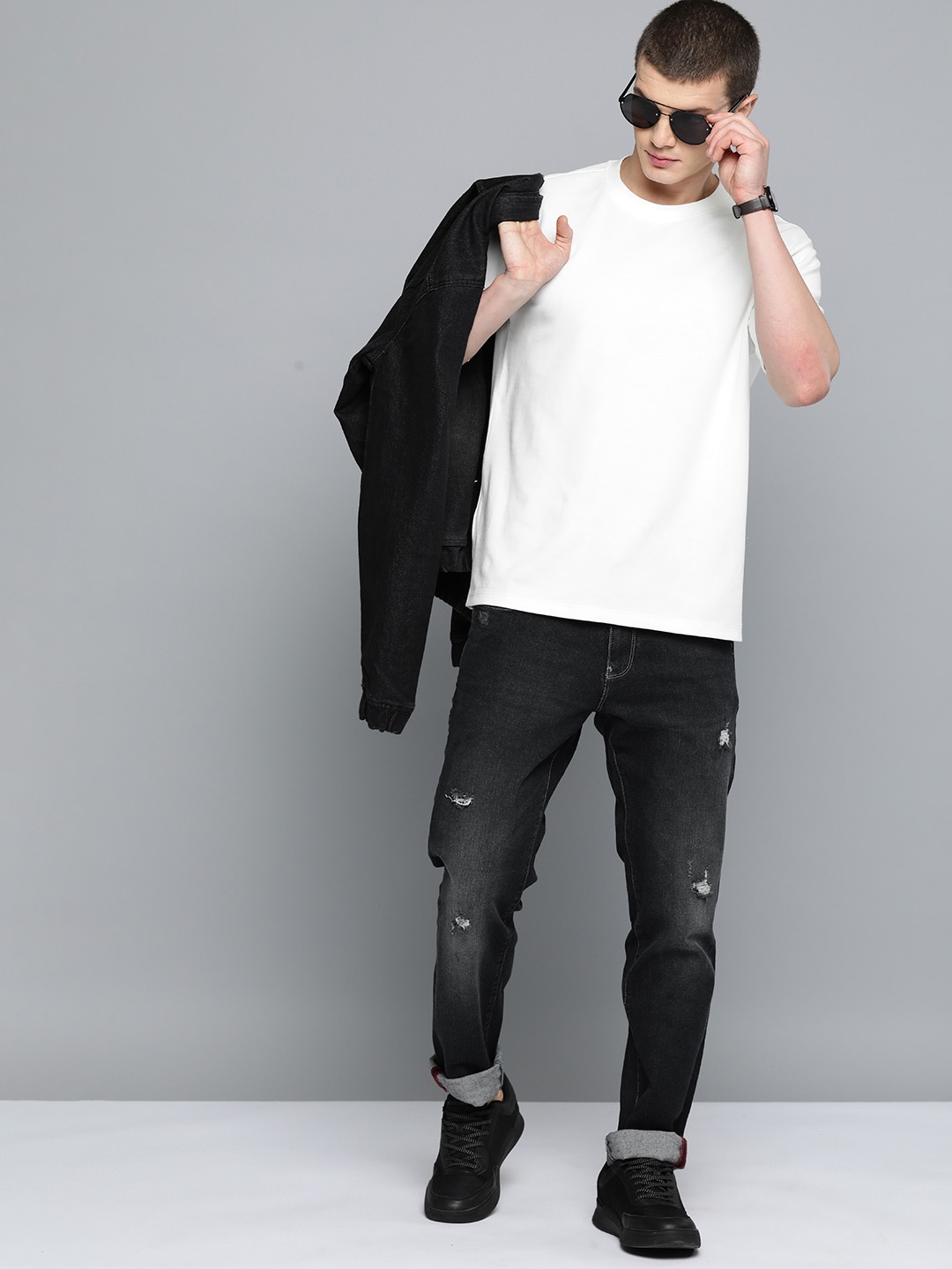 Indian Terrain Men Brooklyn Slim Fit Low Distress Light Fade Stretchable Jeans, Black
Indian Terrain Men Brooklyn Slim Fit Low Distress Light Fade Stretchable Jeans, Black