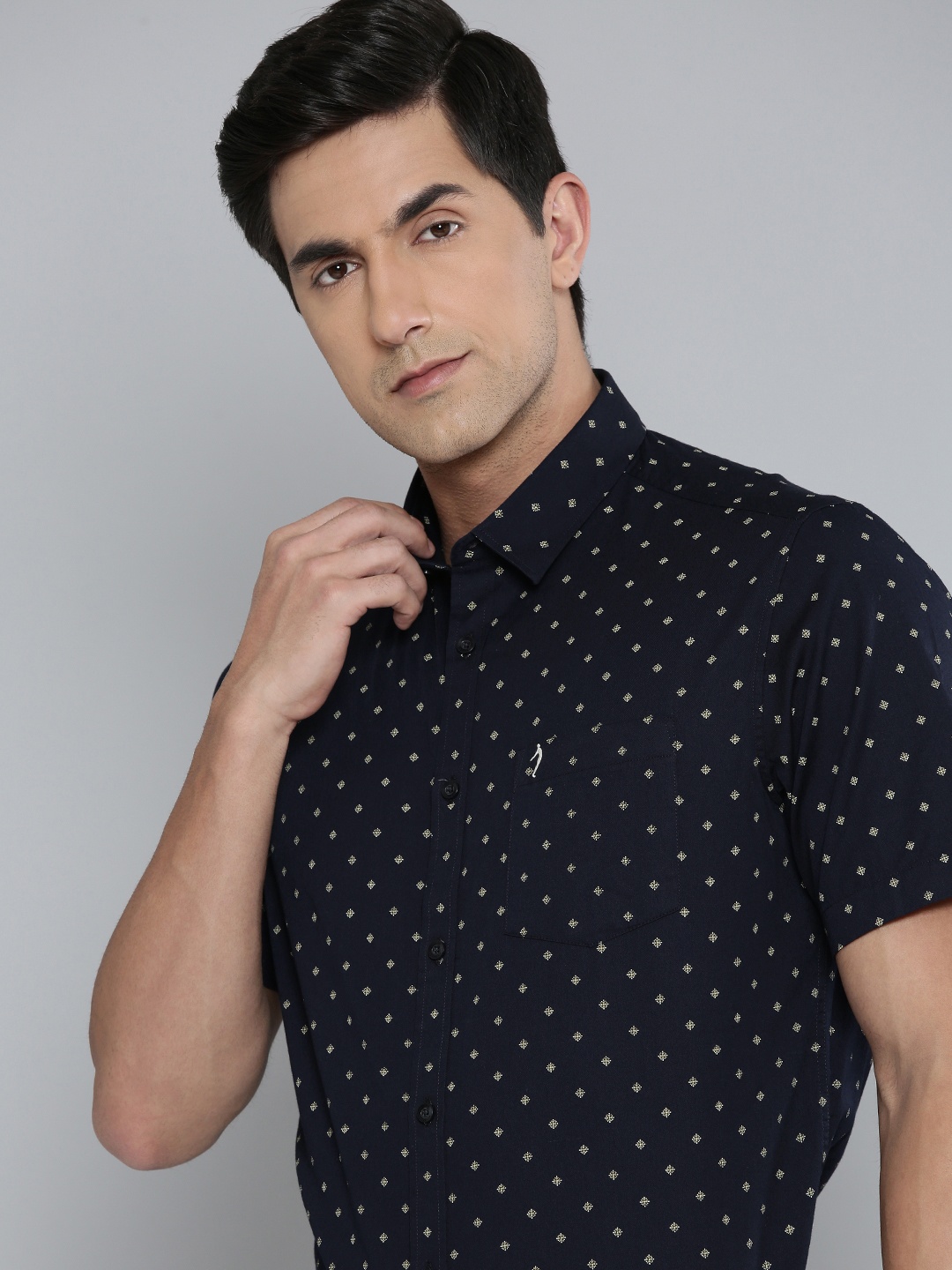 Indian Terrain Men Pure Cotton Slim Fit Geometric Printed Semiformal Shirt, Navy blue
Indian Terrain Men Pure Cotton Slim Fit Geometric Printed Semiformal Shirt, Navy blue