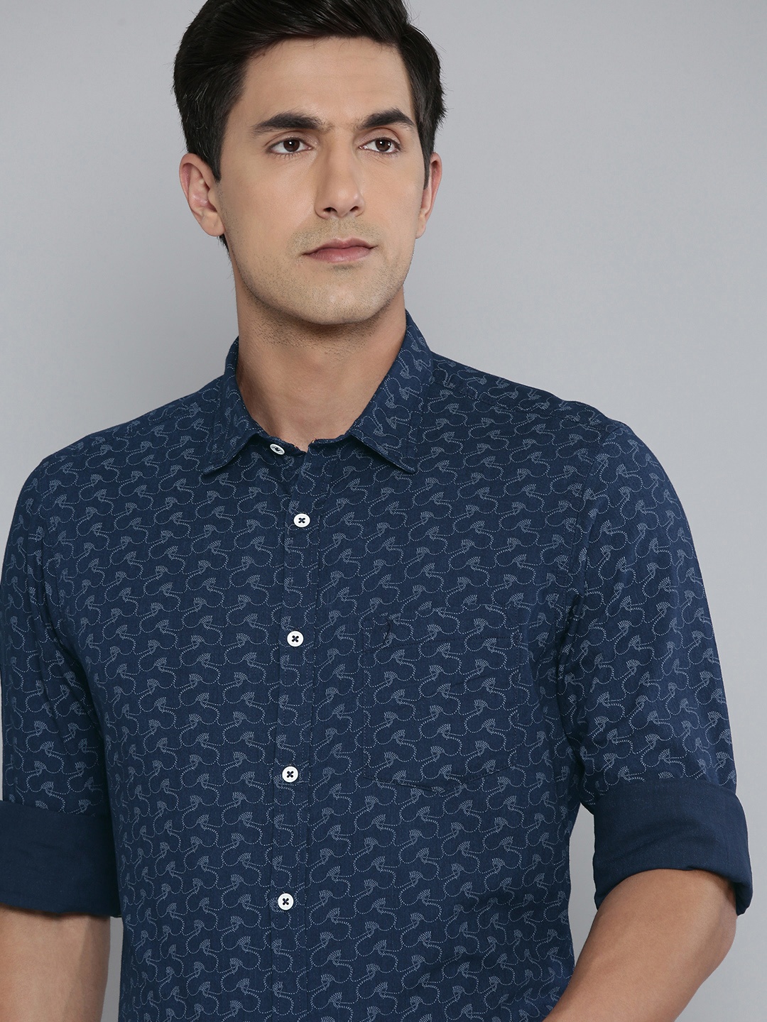 Indian Terrain Men Navy Pure Cotton Slim Fit Abstract Printed Semiformal Shirt, Navy blue
Indian Terrain Men Navy Pure Cotton Slim Fit Abstract Printed Semiformal Shirt, Navy blue
