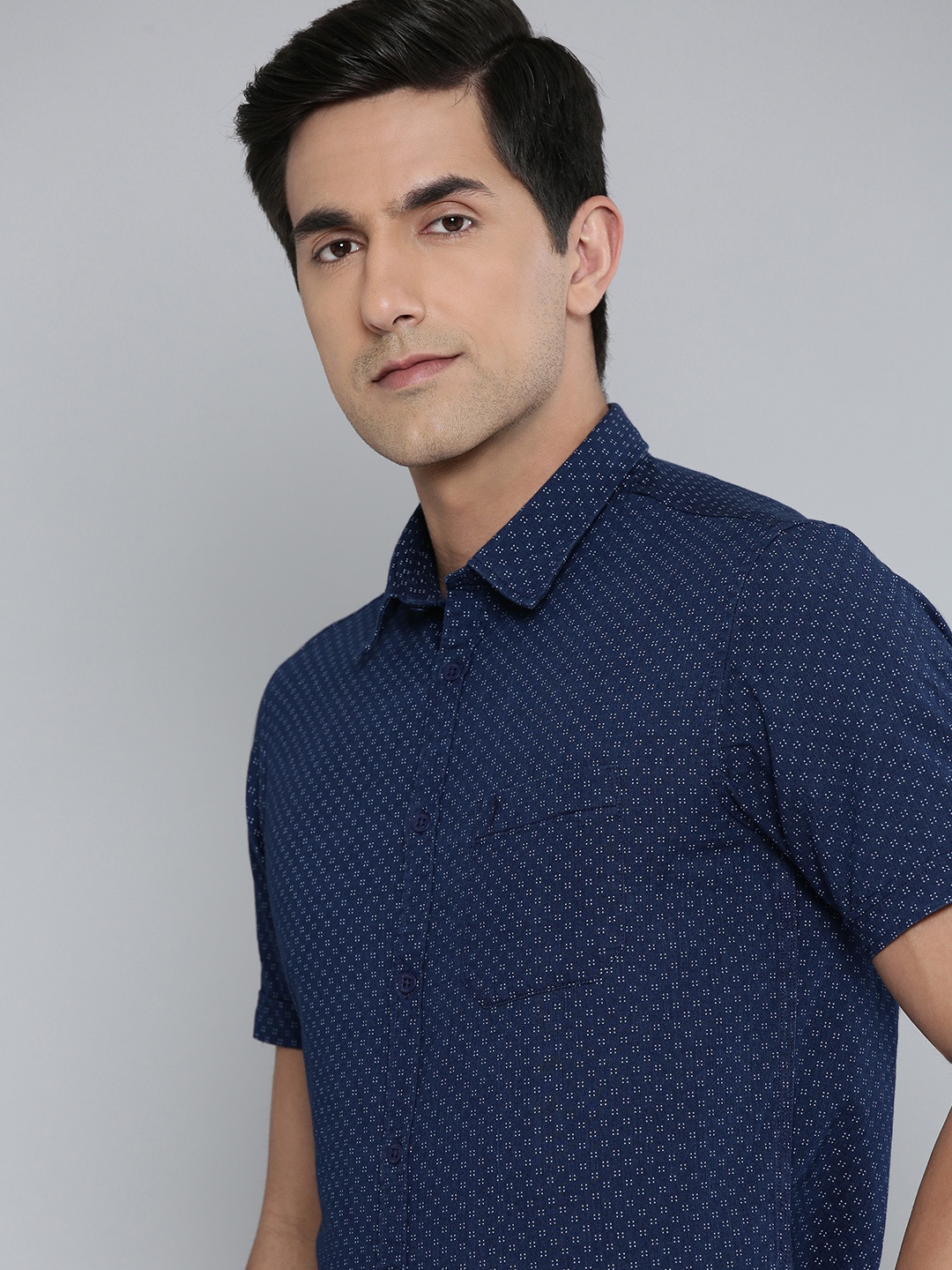 Indian Terrain Slim Fit Micro-Ditsy Geometric Printed Pure Cotton Semiformal Shirt, Blue
Indian Terrain Slim Fit Micro-Ditsy Geometric Printed Pure Cotton Semiformal Shirt, Blue