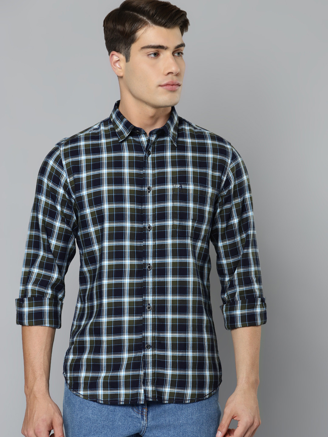 Indian Terrain Men Navy Blue & Olive Green Pure Cotton Slim Fit Tartan Checks Casual Shirt
Indian Terrain Men Navy Blue & Olive Green Pure Cotton Slim Fit Tartan Checks Casual Shirt