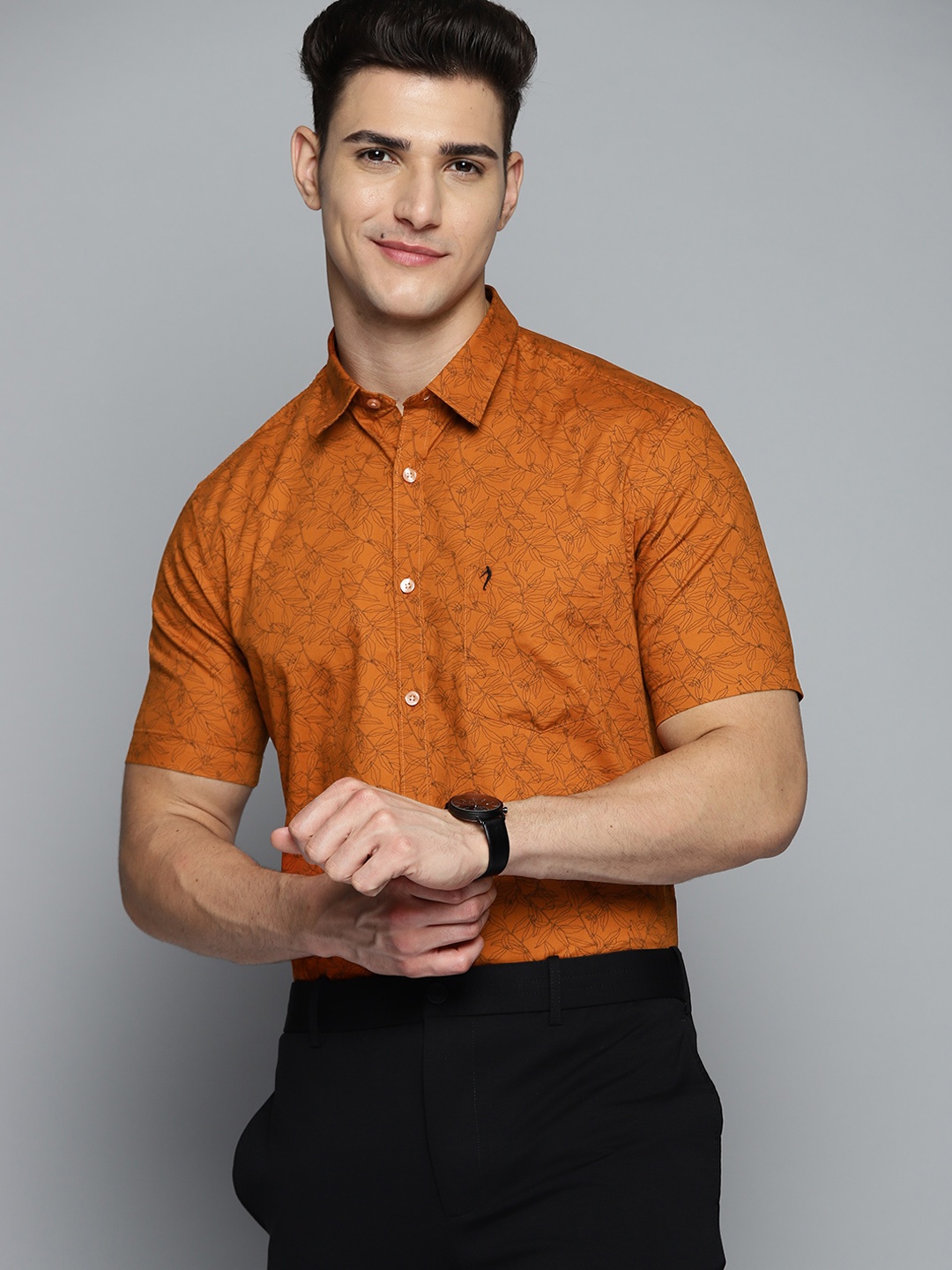 Indian Terrain Men Rust Orange & Black Pure Cotton Slim Fit Leaf Print Smart Casual Shirt
Indian Terrain Men Rust Orange & Black Pure Cotton Slim Fit Leaf Print Smart Casual Shirt