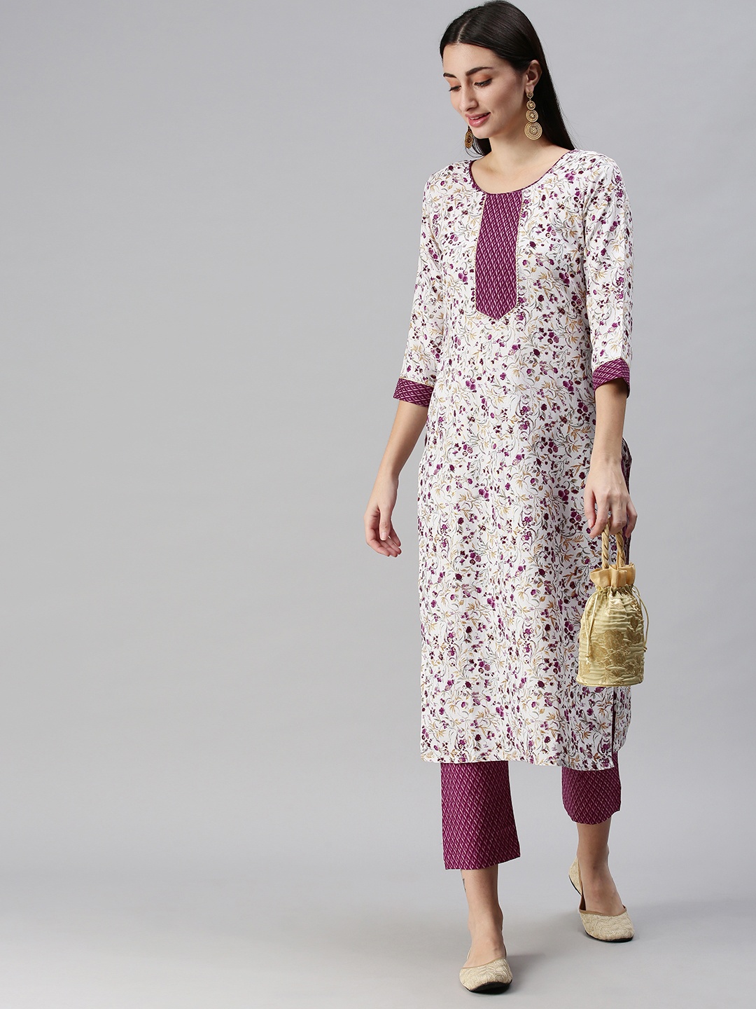 SheWill Women White & Burgundy Ethnic Motifs Printed Gotta Patti Kurta with Trousers
SheWill Women White & Burgundy Ethnic Motifs Printed Gotta Patti Kurta with Trousers